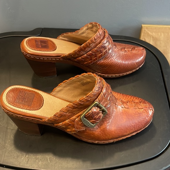 Frye leather heeled open back 8.5 clogs - Picture 3 of 6